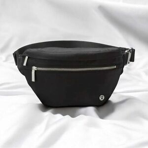 Lululemon Men/Women City Adventure Black Belt Bag- 2.5L Black